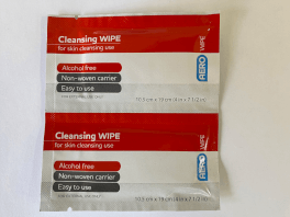 <b>Cleansing Wipe</b>